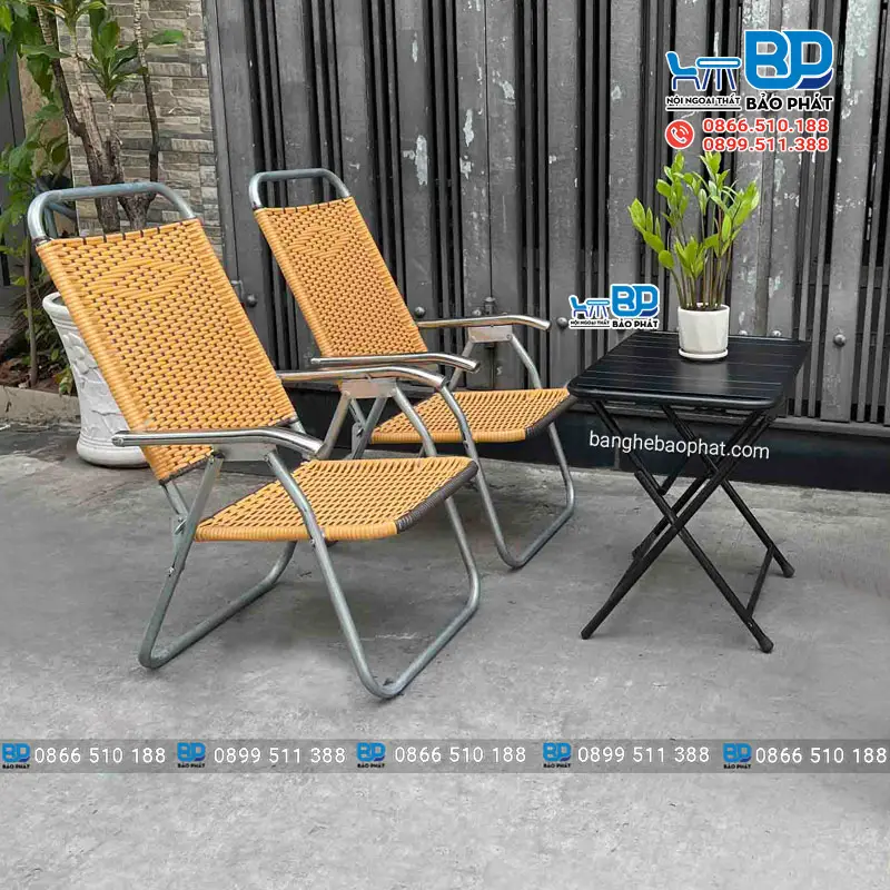 Ghế xếp thư giãn khung sắt đan mây nhựa