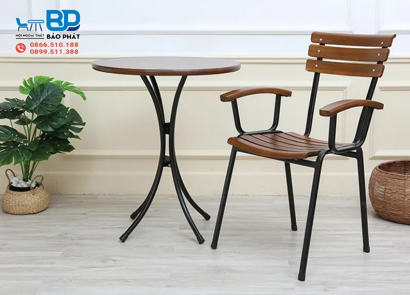 Mẫu bàn ghế Fansipan nhỏ gọn