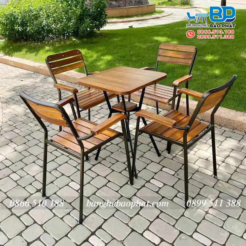 Ưu Điểm Của Bàn Ghế Cafe Chân Sắt Mặt Gỗ 8 Bàn ghế cafe chân sắt mặt gỗ bền bỉ, thích nghi tốt với mọi môi trường