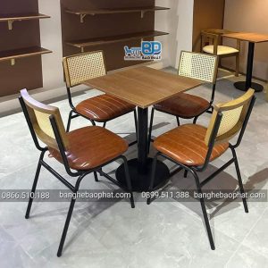 Bàn ghế sắt nệm cafe BGSBP059