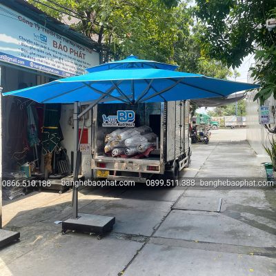 Dù lệch tâm tròn 3m8 màu xanh biển