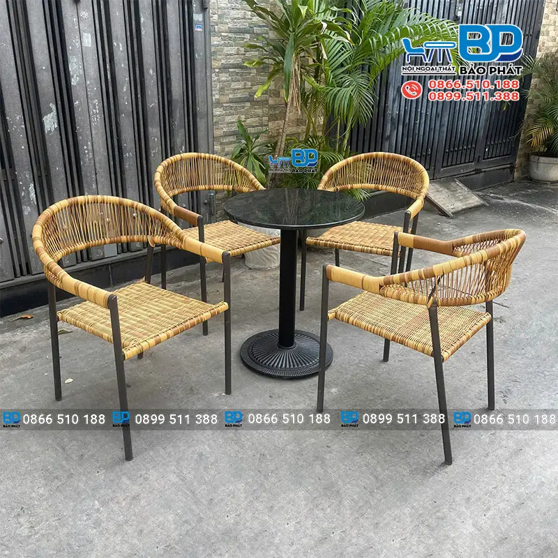 5 Sai Lầm Cần Tránh Khi Mua Bàn Ghế Cafe Cho Người Mới Bắt Đầu 8 Nên chú ý lựa chọn chất liệu bàn ghế phù hợp với không gian