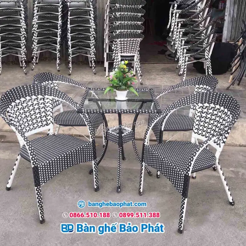 Nên Mua Bàn Ghế Cafe Có Sẵn Hay Đặt Đóng Theo Yêu Cầu? 10 Nên ưu tiên chọn bàn ghế có chất liệu bền bỉ, tại những đơn vị nội thất uy tín