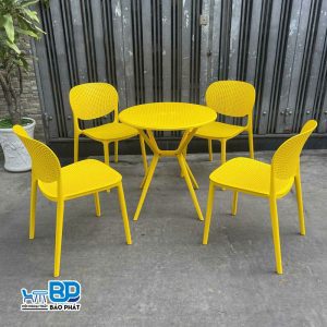 Bàn ghế nhựa quán cafe