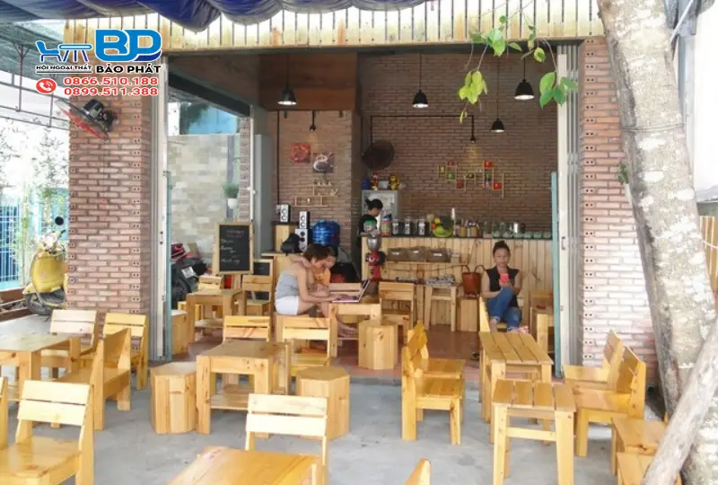 Bàn ghế quán cafe cóc thường tiện lợi, dễ di chuyển