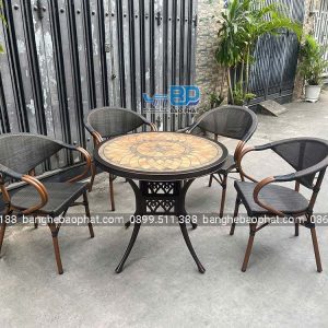 Bàn ghế sân vườn nhôm lưới textilene bàn chân gang mặt đá