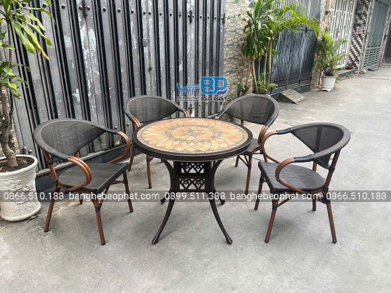 Bàn ghế sân vườn nhôm lưới textilene bàn chân gang mặt đá