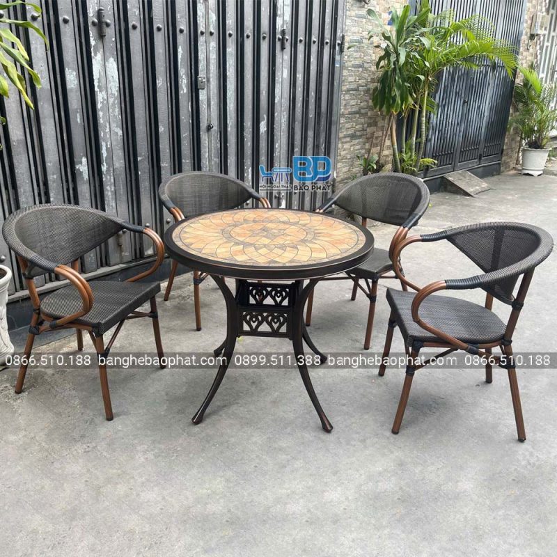 Bàn ghế sân vườn nhôm lưới textilene bàn chân gang mặt đá