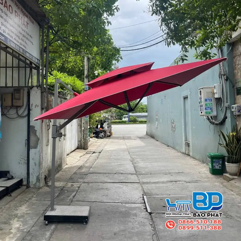 Bạt dù lệch tâm nghiêng 3m cần được thay mới để đảm bảo thẩm mỹ và độ che phủ tốt