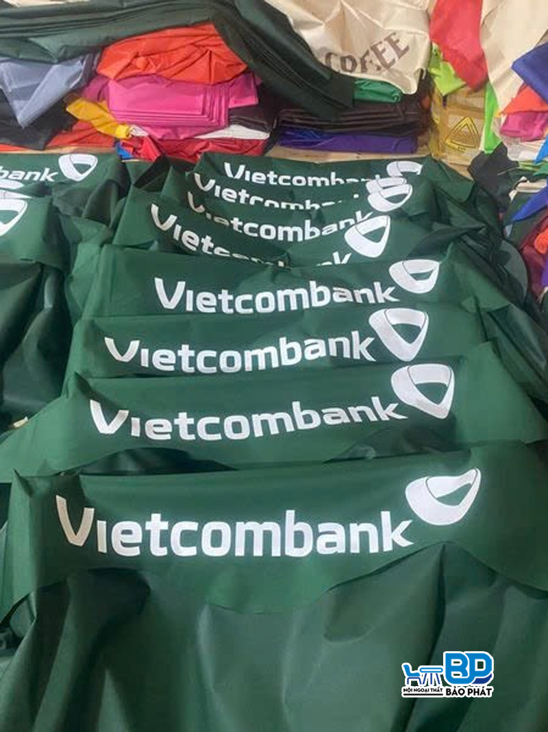 Bạt Dù Lệch Tâm Vuông 4m 16 Bạt dù lệch tâm vuông 4m được làm từ chất liệu cao cấp