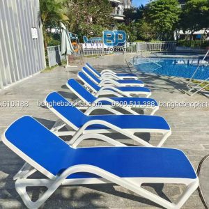 Ghế nằm bãi biển nhựa lưới textilene màu xanh GHBNBP004