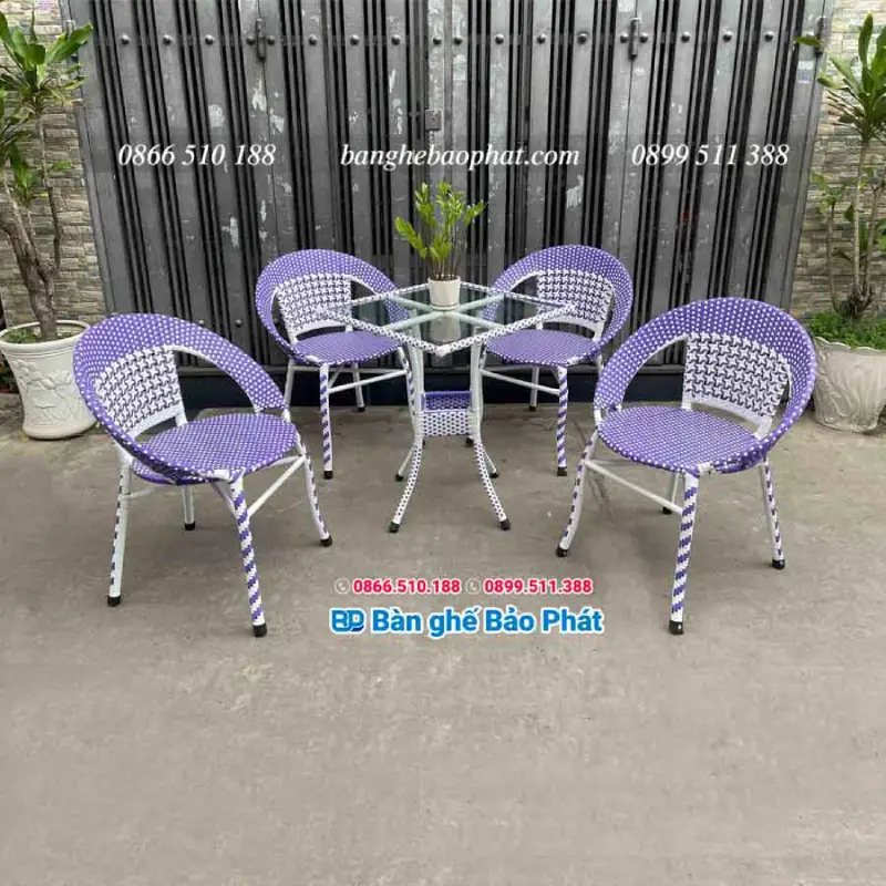 Nên lựa chọn bàn ghế có độ dày khung sắt phù hợp