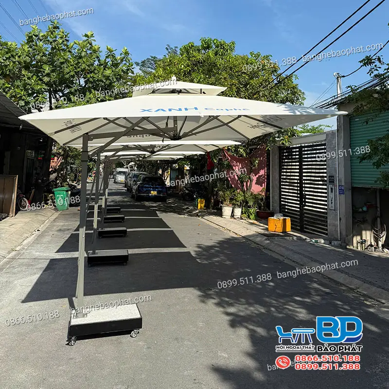 Thay bạt dù lệch tâm vuông 4m là giải pháp thẩm mỹ và tiết kiệm