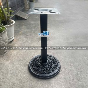 Bàn Cafe Chân Gang Đúc Hoa Văn Mặt Gỗ Cạnh Dày 34mm 10 Bàn cafe chân gang đúc hoa văn mặt gỗ cạnh dày 34mm