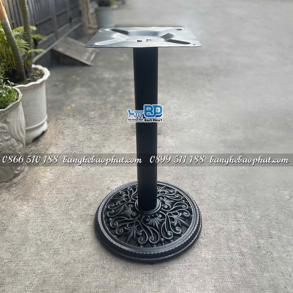 Bàn Cafe Chân Gang Đúc Hoa Văn Mặt Gỗ Cạnh Dày 34mm 7 Bàn cafe chân gang đúc hoa văn mặt gỗ cạnh dày 34mm