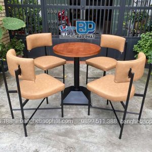 Bàn ghế sắt nệm Mio