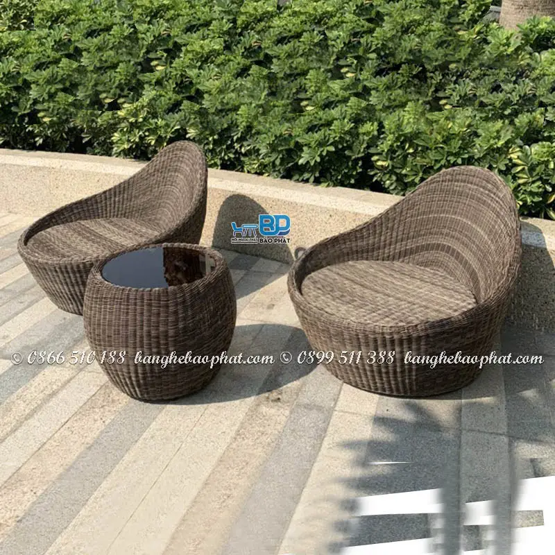 Biến Hóa Không Gian Sân Vườn Hiện Đại, Sang Trọng Với Bộ Bàn Ghế Nhựa Giả Mây 14 Bộ bàn ghế nhựa giả mây màu nâu trung tính rất phù hợp cho sân vườn