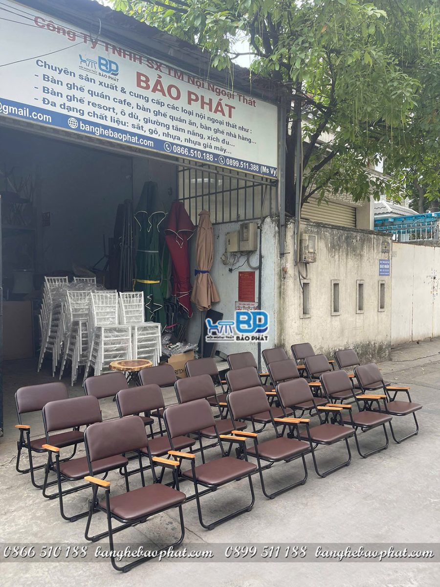 Bàn ghế cafe xếp gọn khung sắt bọc nệm bàn me tây 8 Ghế cafe xếp gọn khung sắt bọc nệm màu nâu tại xưởng bàn ghế Bảo Phát