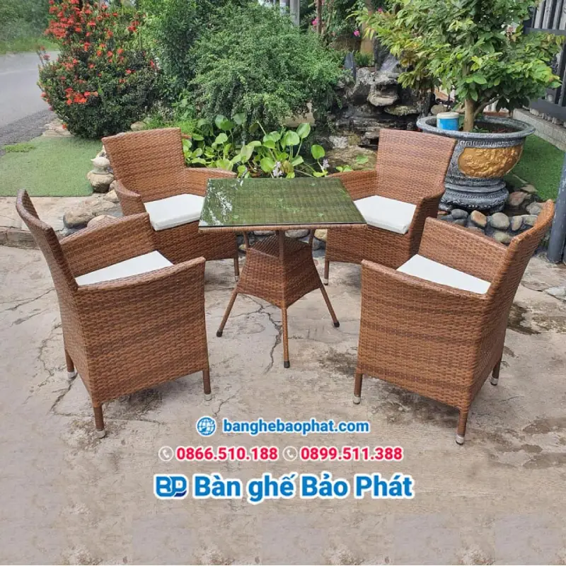 Kích thước bàn nhựa giả mây cho không gian ngoài trời