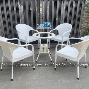 Ghế nhựa giả mây kết hợp khung nhôm và khung sắt: Đâu là lựa chọn tối ưu?