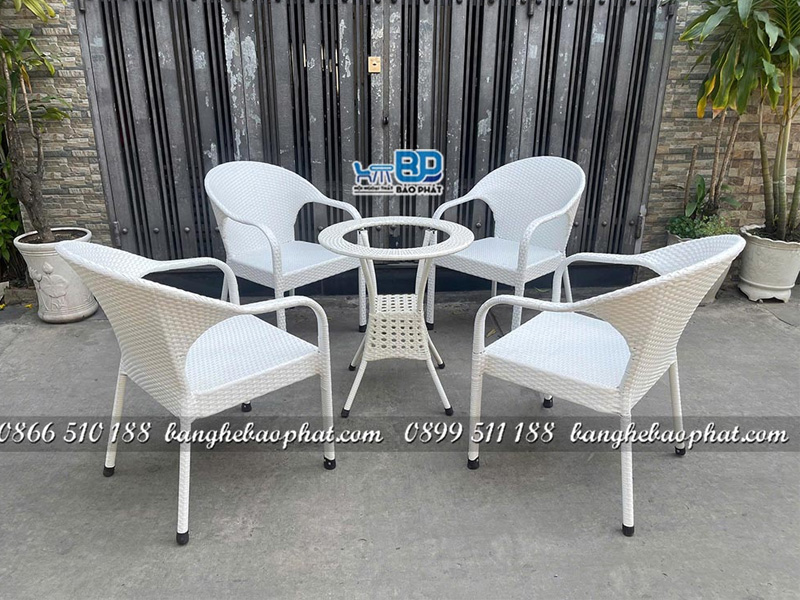 Ghế nhựa giả mây kết hợp khung nhôm và khung sắt: Đâu là lựa chọn tối ưu?