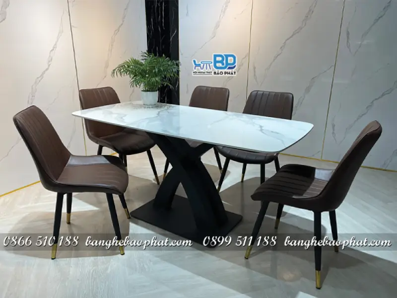 Bàn cafe mặt đá ceramic có bề mặt nhẵn, dễ vệ sinh