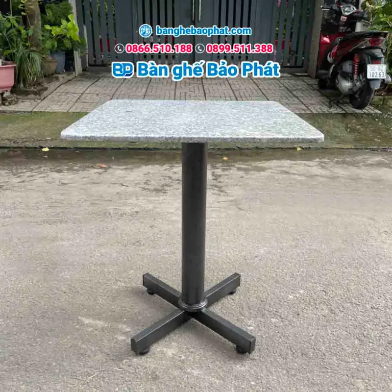 Bàn cafe mặt đá ceramic thường có độ bền bỉ cao hơn