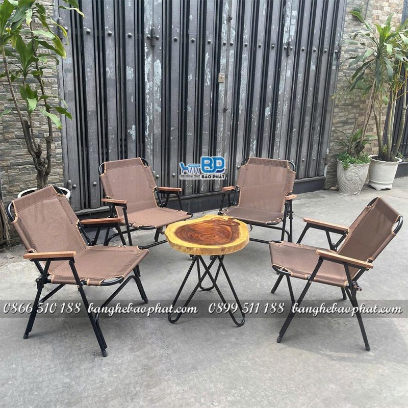 Bàn ghế cafe vỉa hè màu nâu bàn me tây