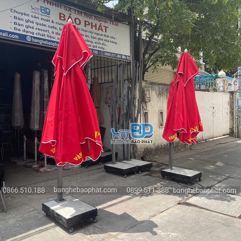 Dù lệch tâm vuông 2m5 màu đỏ in logo