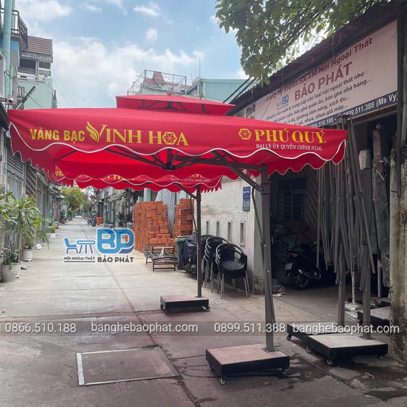 Dù lệch tâm vuông 2m5 màu đỏ in logo