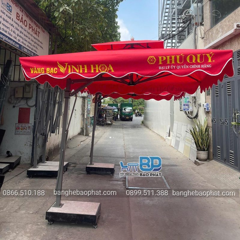 Dù lệch tâm vuông 2m5 màu đỏ in logo