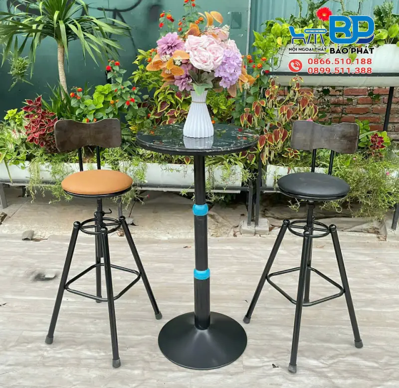 Ghế xoay quầy bar chân sắt mặt gỗ bền bỉ