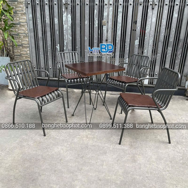 Bộ Bàn Ghế Sắt 1326 Chân Cong Màu Xám Nệm Nâu