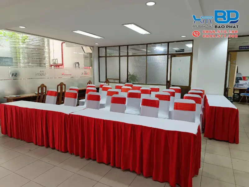 Bàn IBM Là Gì? Ứng Dụng Trong Tiệc Cưới Và Nhà Hàng Hiện Đại 11 Bàn IBM được ứng dụng trong nhiều không gian hội nghị