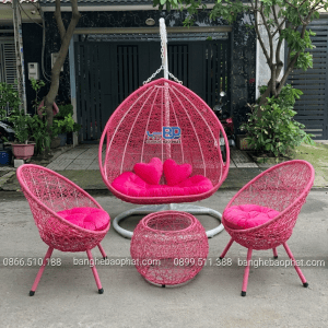 Xích đu ngoài trời mây nhựa 2 người ngồi màu hồng