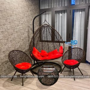 Xích đu ngoài trời mây nhựa 2 người ngồi màu nâu