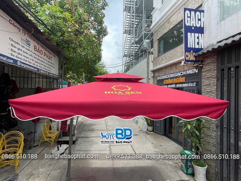 Dù lệch tâm vuông 3 mét x 3 mét màu đỏ đô in logo 15 Nơi bán dù lệch tâm vuông 3 mét x 3 mét màu đỏ đô in logo giá rẻ