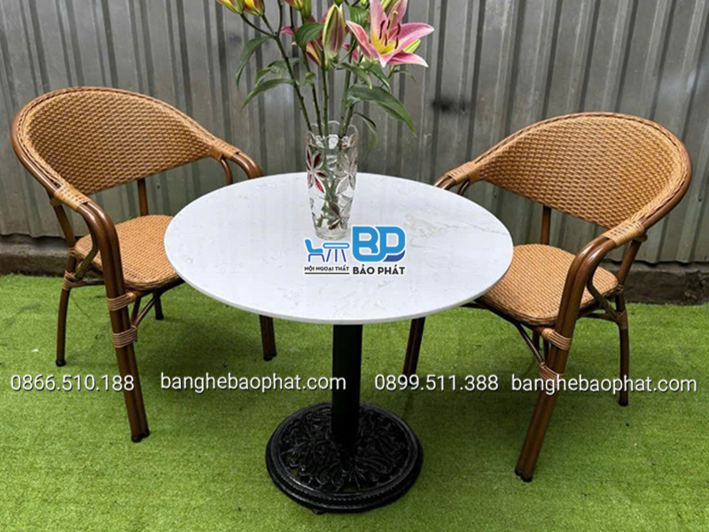 Tuổi thọ của bàn ghế ban công mây nhựa ngoài trời là bao lâu?