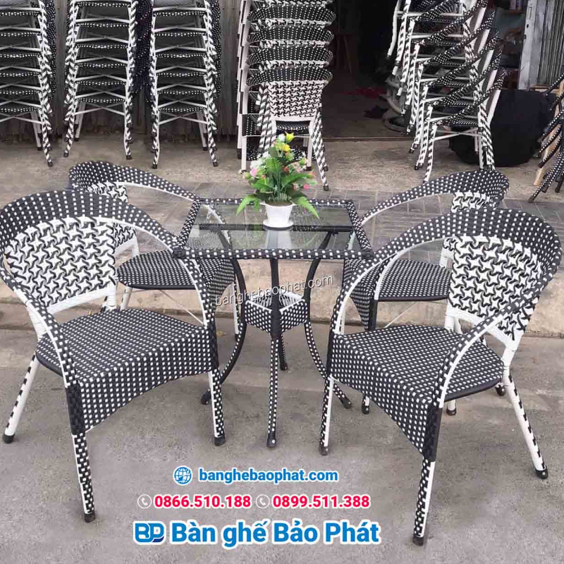 Bàn ghế mây nhựa ban công đan mắt cáo