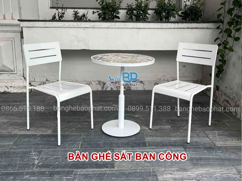Bàn ghế sắt ban công