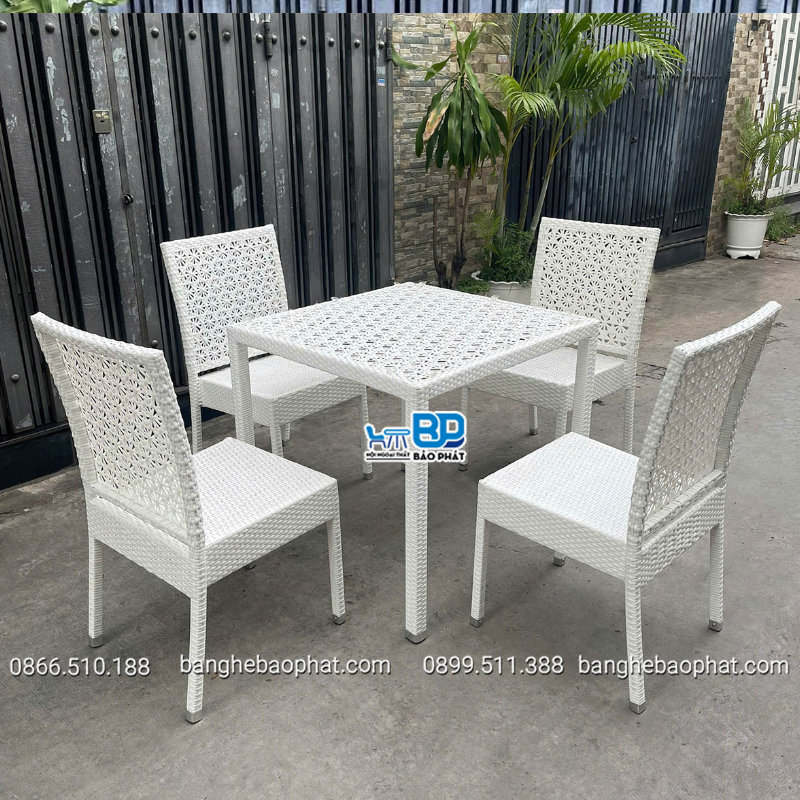 Bộ bàn ghế ban công khung sắt hộp nhựa giả mây đan hình hoa tuyết