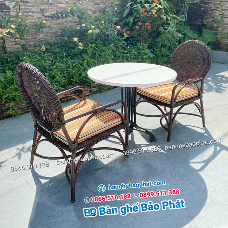 Bàn ghế ban công giả mây cao cấp 2 ghế 1 bàn BGNGMBP061