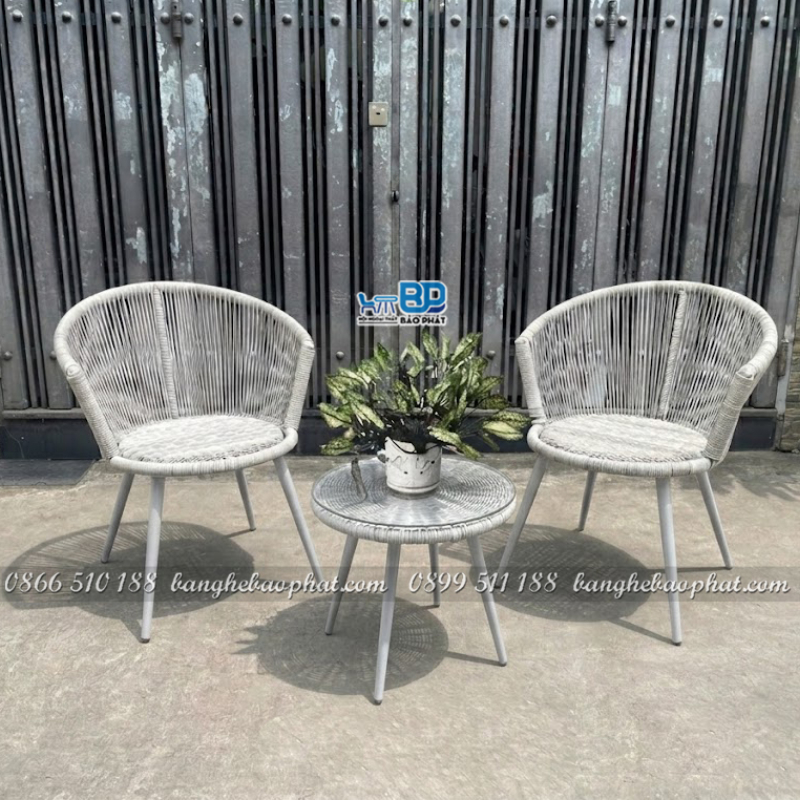 Bộ bàn ghế ban công mây nhựa khung sắt 2 ghế 1 bàn tiêu chuẩn
