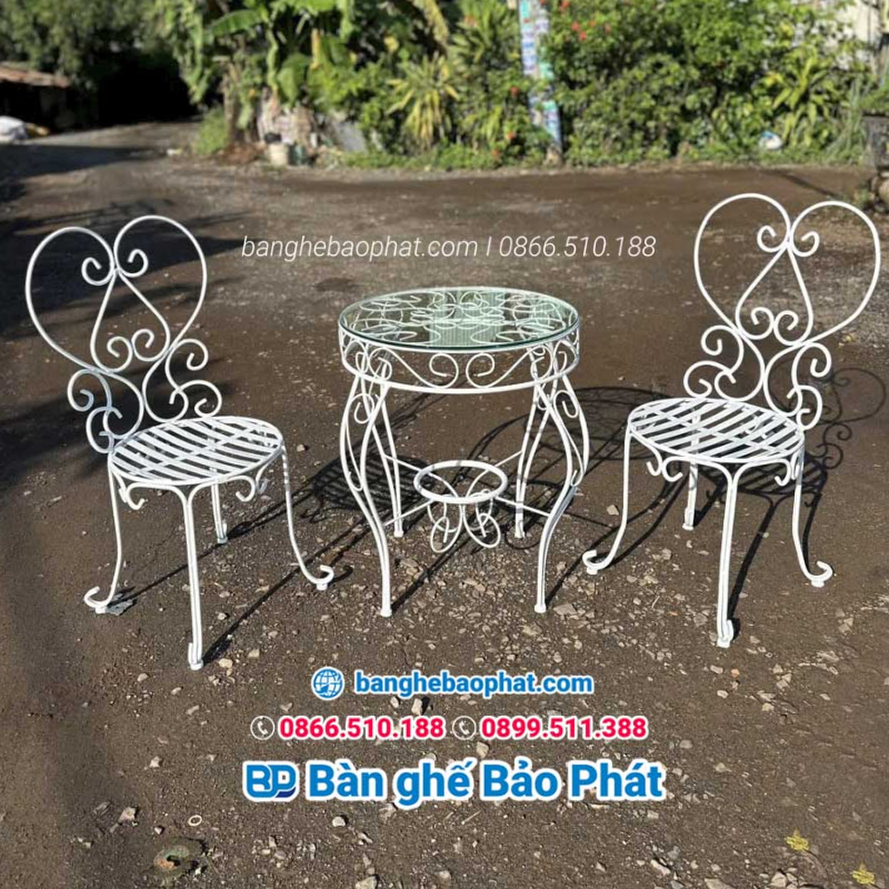 Bộ bàn ghế sắt mỹ thuật ban công BGSMNBP004