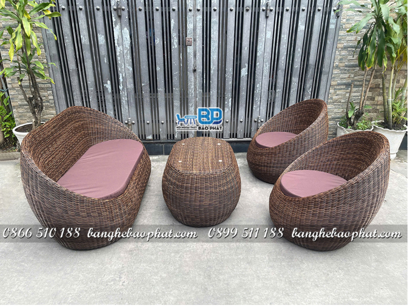 bo ban ghe trung ban cong may nhua kem nem dan day tron 2