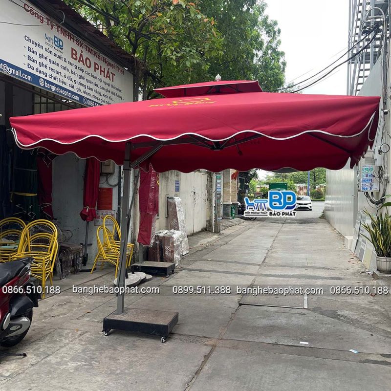 Dù lệch tâm vuông 3 mét x 3 mét màu đỏ đô in logo 12 Dù lệch tâm vuông 3 mét x 3 mét màu đỏ đô in logo Bảo Phát
