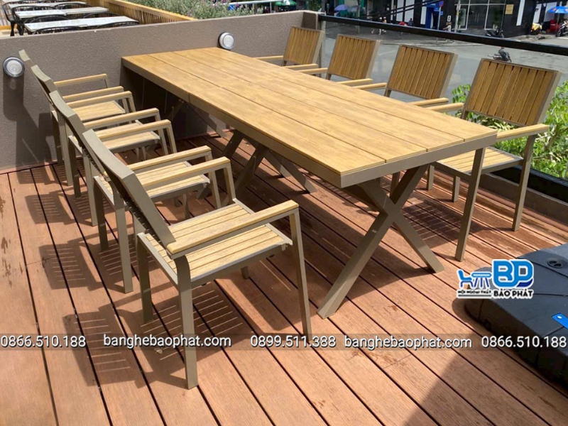 Bộ bàn ghế quán bia hơi khung nhôm nan gỗ Polywood 
