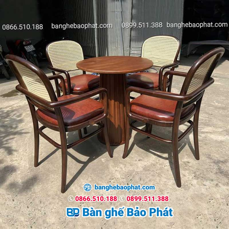 Ghế gỗ tựa lưng Thonet 811