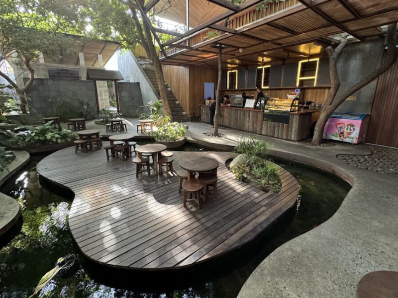 Mẫu thiết kế quán cafe Cá Koi 300m2 đẹp và sang trọng