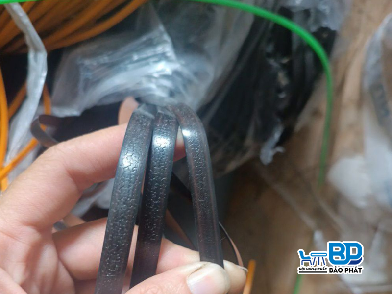 Mua dây đan lại bàn ghế nhựa giả mây ban công